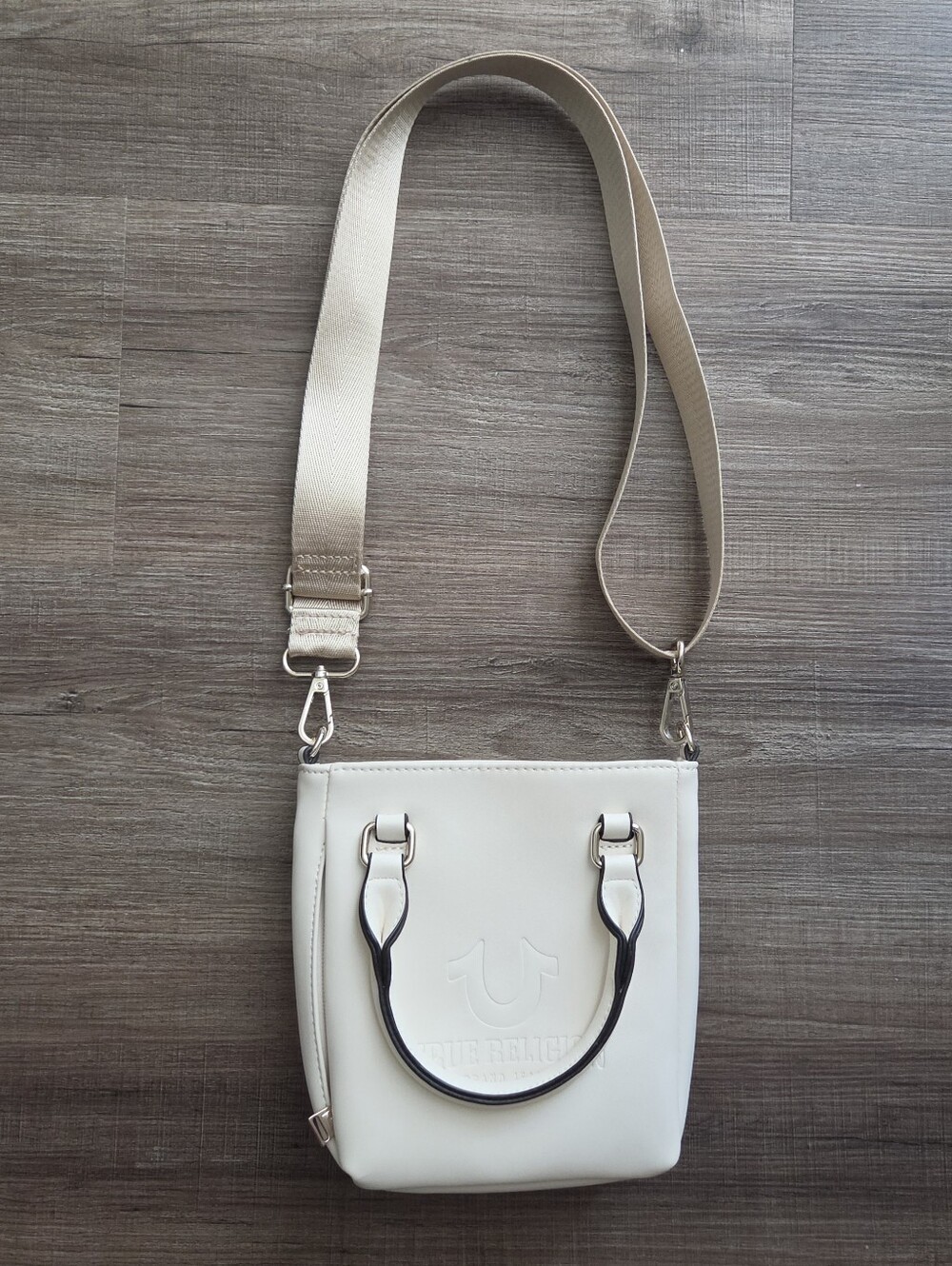 True Religion Crossbody Bag - Picture 4 of 4